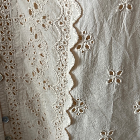Elegant Cream Eyelet Women's Blouse - Picture 5 of 7